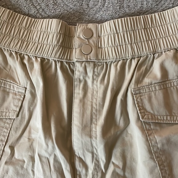 Abercrombie Cargo Shorts - Picture 2 of 5